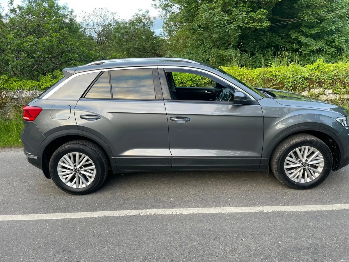Volkswagen T-Roc 2.0L TDI 2021 - Image 3