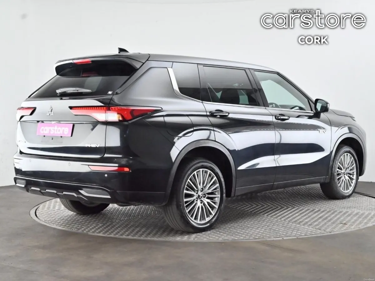 Mitsubishi Outlander 2.4 Plug-in EV Auto - Image 5