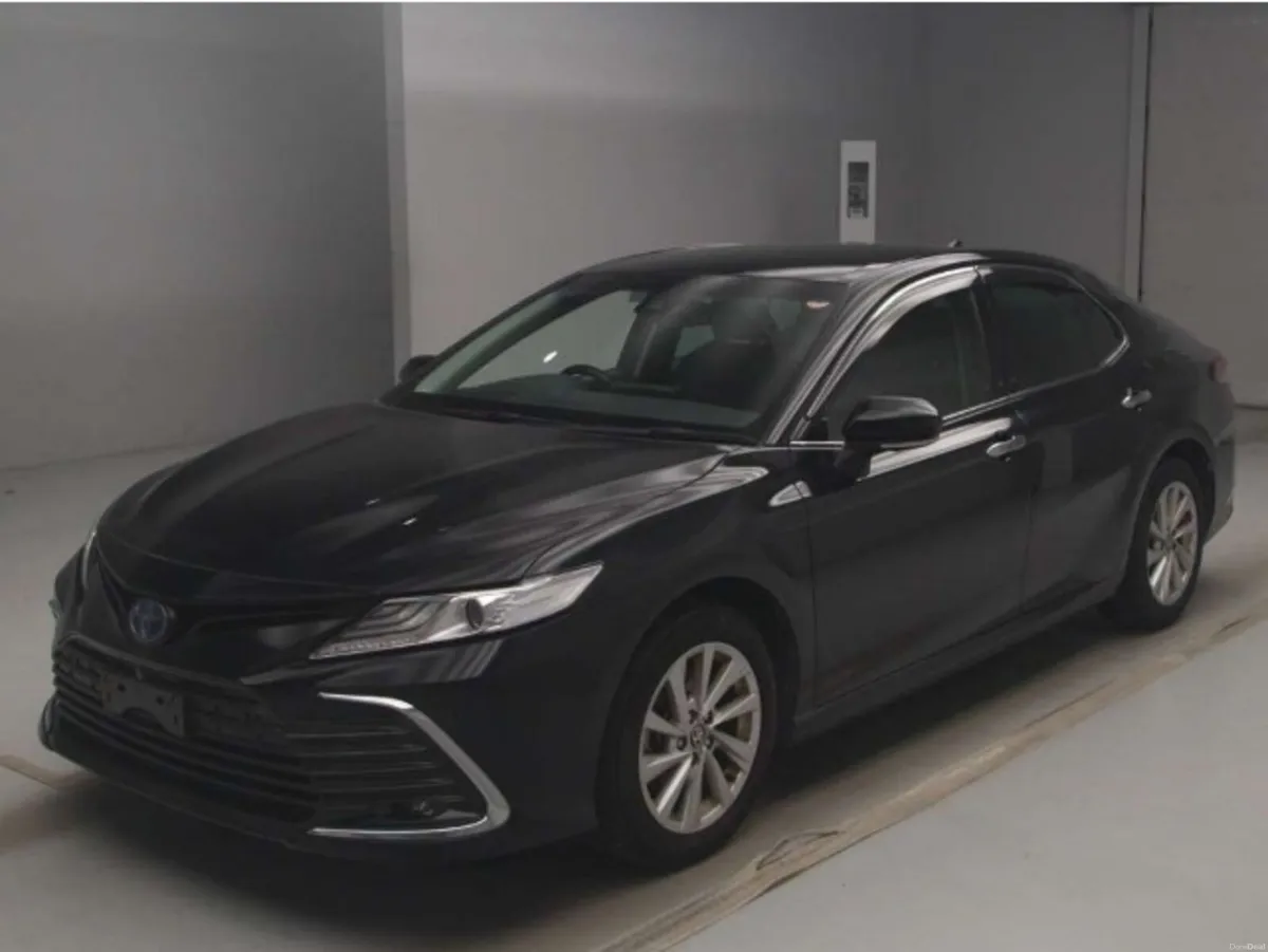 2021 Toyota Camry hybird automatic 1 owner - Image 2