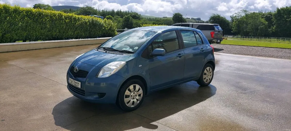 Toy yaris - Image 1