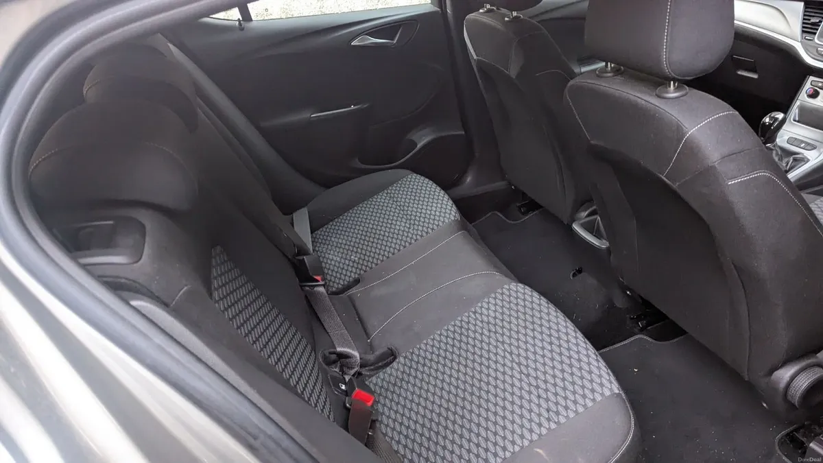 Opel Astra 2016 - Image 3