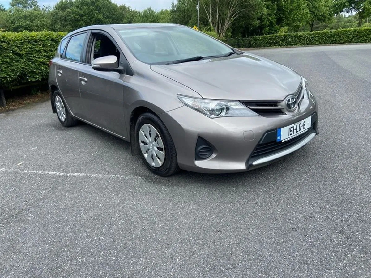 2015 Toyota Auris - Image 4