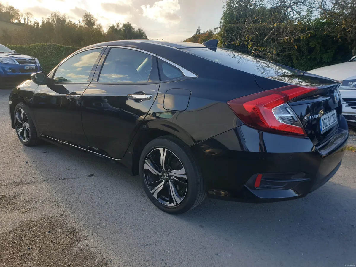 Honda Civic 2020 - Image 2