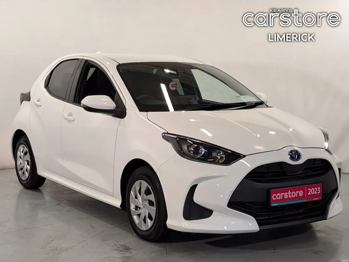 Toyota Yaris 1.5 HYBRID - Image 1