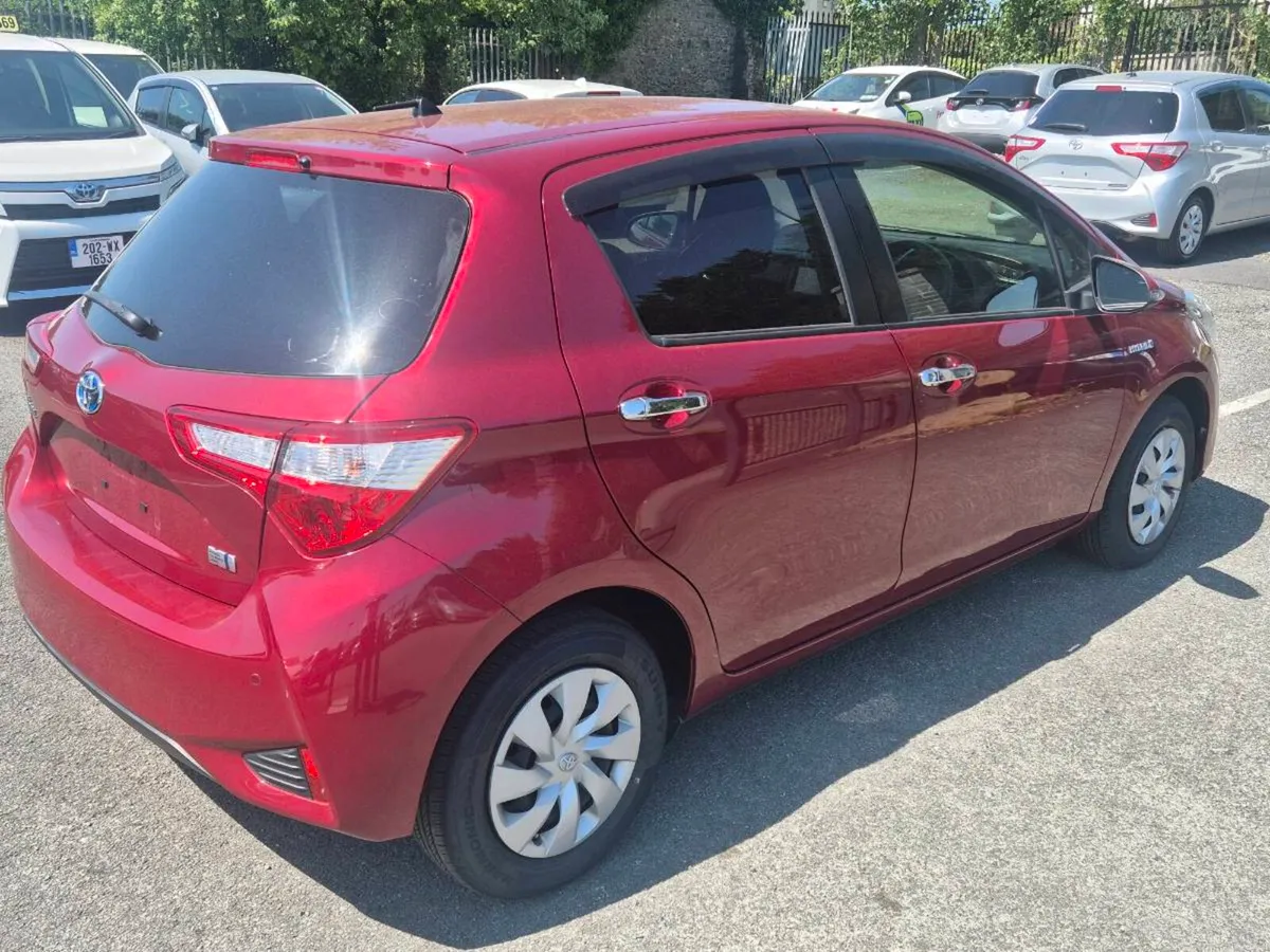 Toyota Vitz 1.5 ltr hybrid ! 11999 euro - Image 4