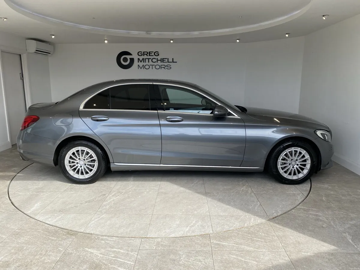 Mercedes-Benz C-Class 2017 - Image 4