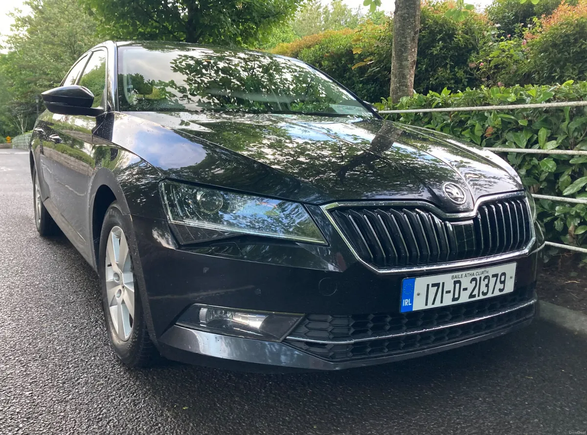 Skoda Superb 1.6TDI 120bhp Deluxe Edition Pristine - Image 1