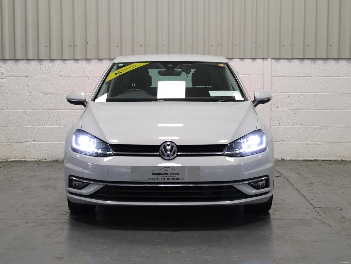 2019 Volkswagen golf Pearl - Image 2