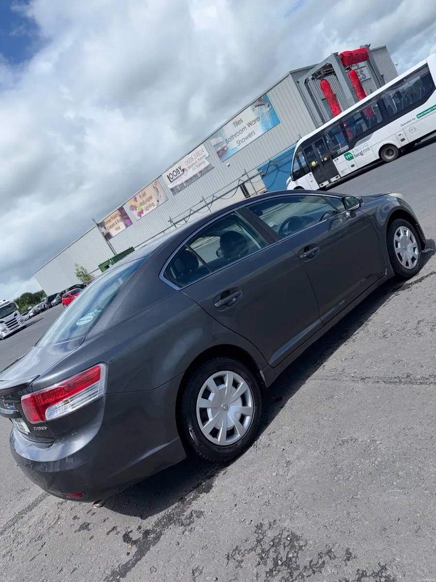 Toyota Avensis - Image 1