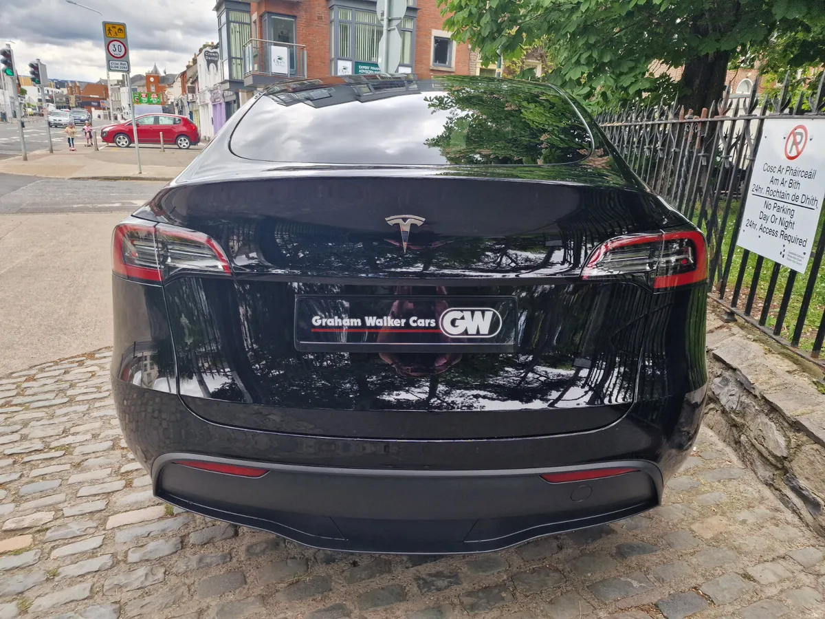 2023 (231) Tesla Model Y RWD - Image 4