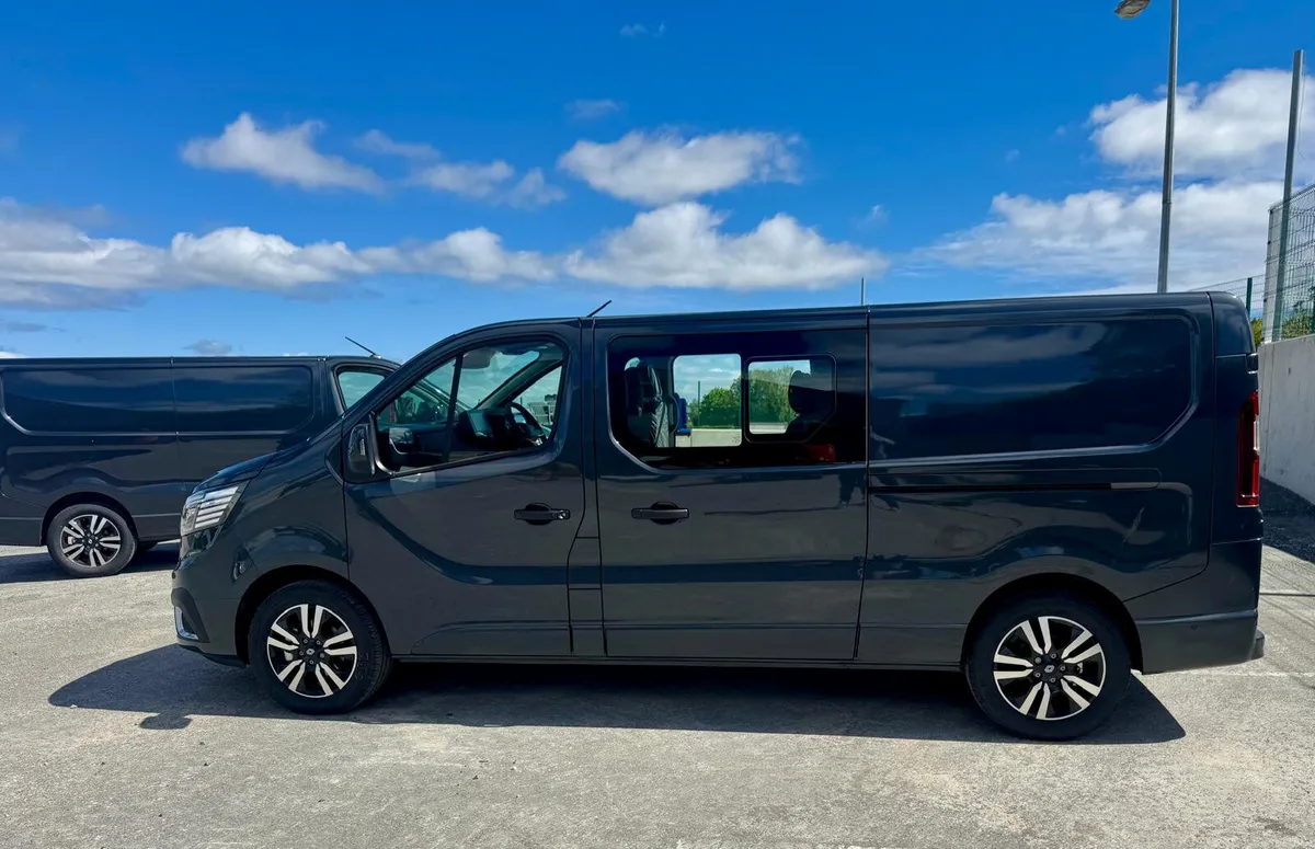 Renault Trafic 2026 6seater crew van - Image 5