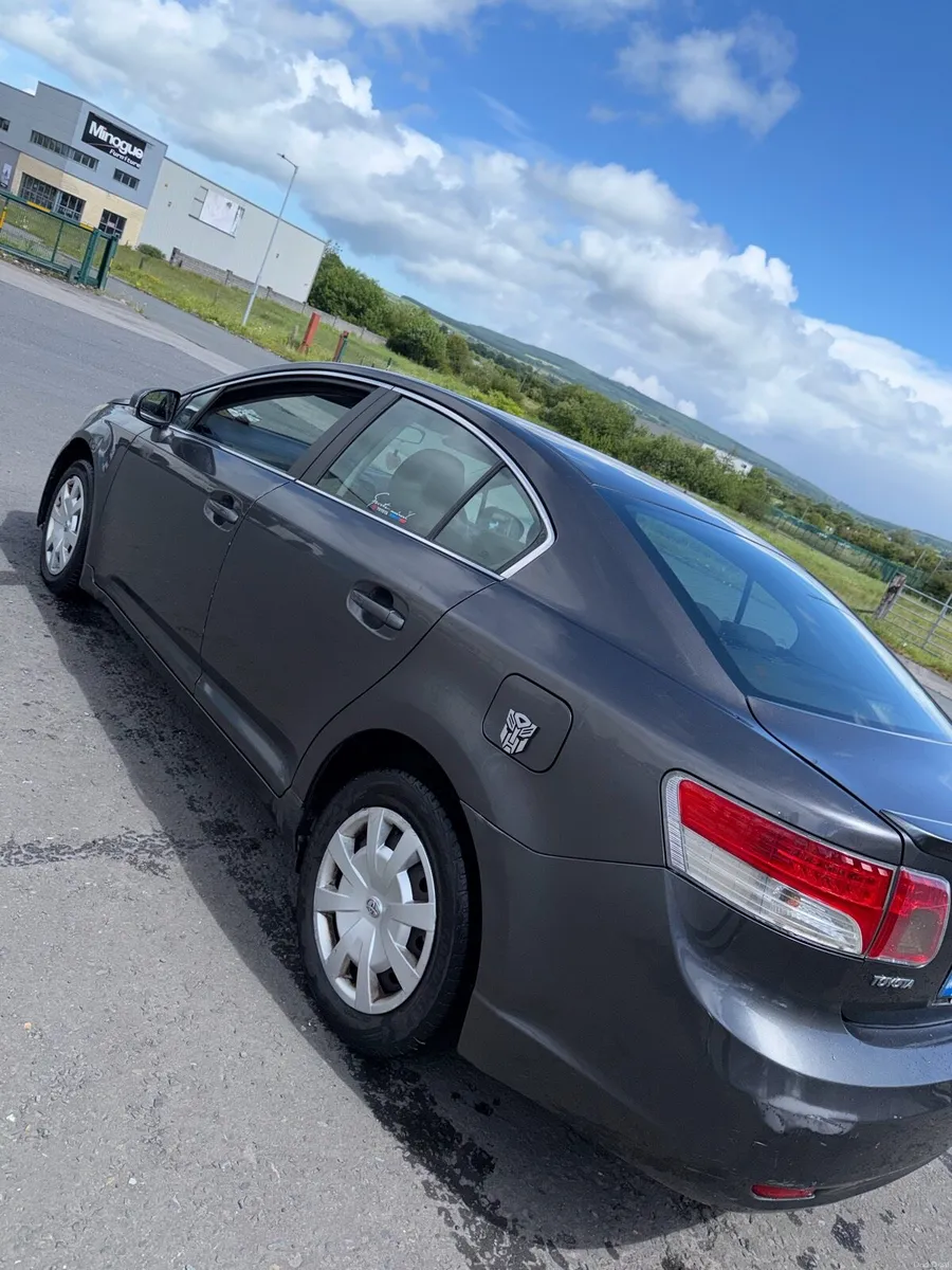 Toyota Avensis - Image 2