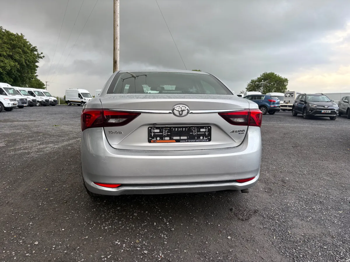 Toyota Avensis - Image 5