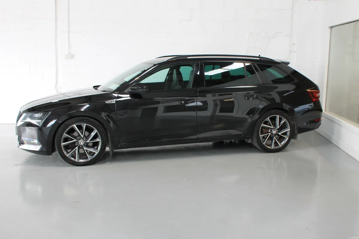 Skoda Superb 2017, Sportline Automatic Estate - Image 4