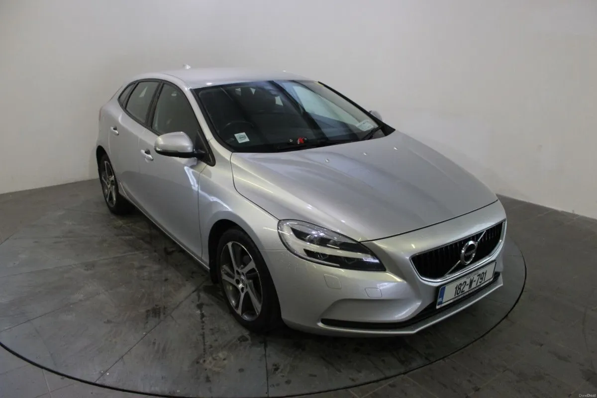 Volvo V40 D2 (120hp) Momentum Edition - TENDER 4 - Image 1
