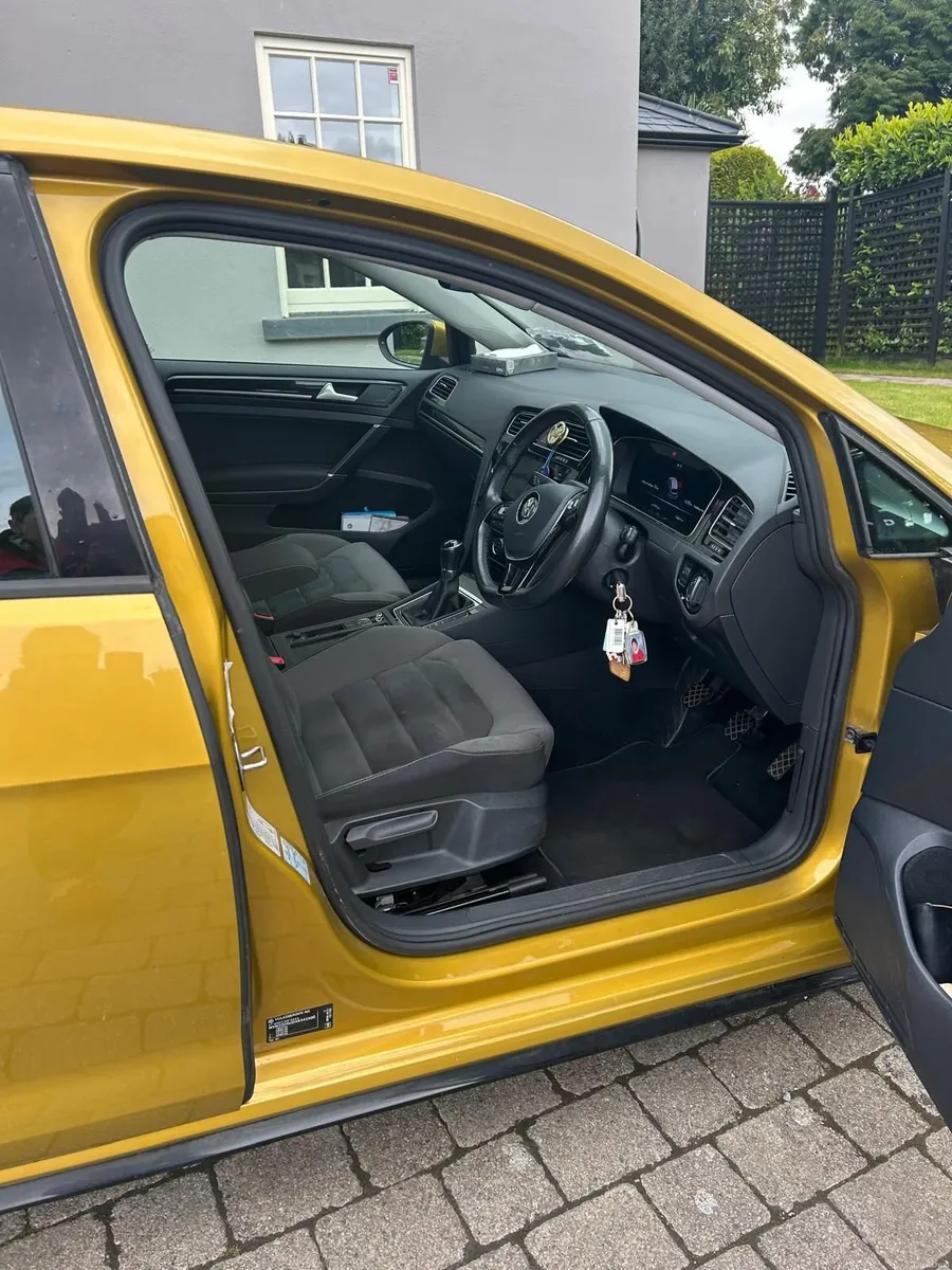 Volkswagen Golf 2017 - Image 2