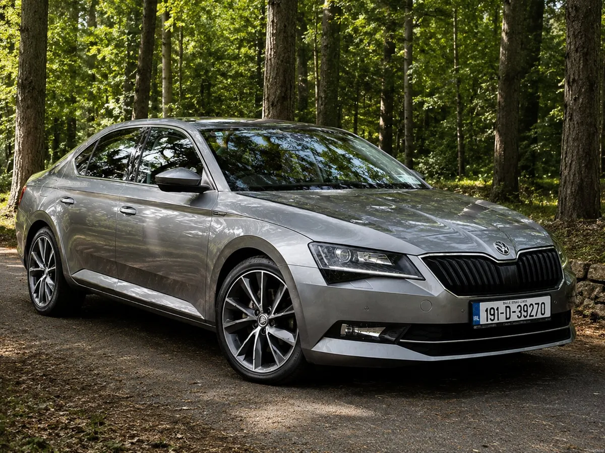 Skoda Superb Sportline 190 BHP DSG Auto - Image 1