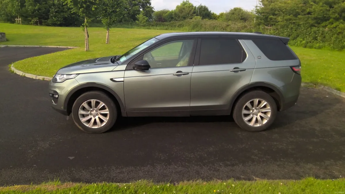 Land Rover Discovery Sport 2016 - Image 2