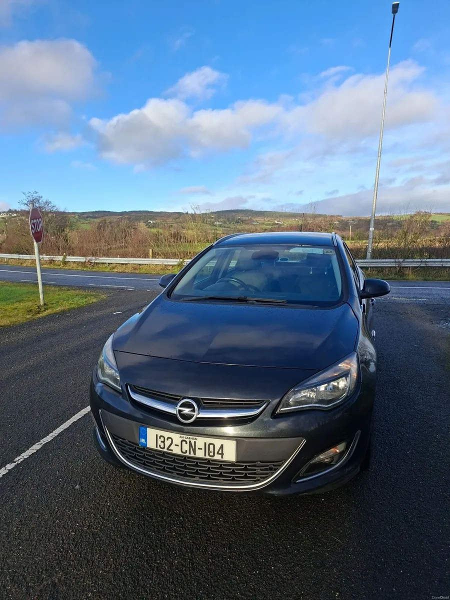Opel Astra 2013 - Image 2