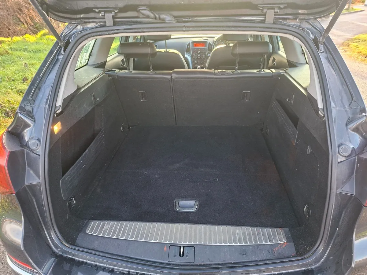 Opel Astra 2013 - Image 3