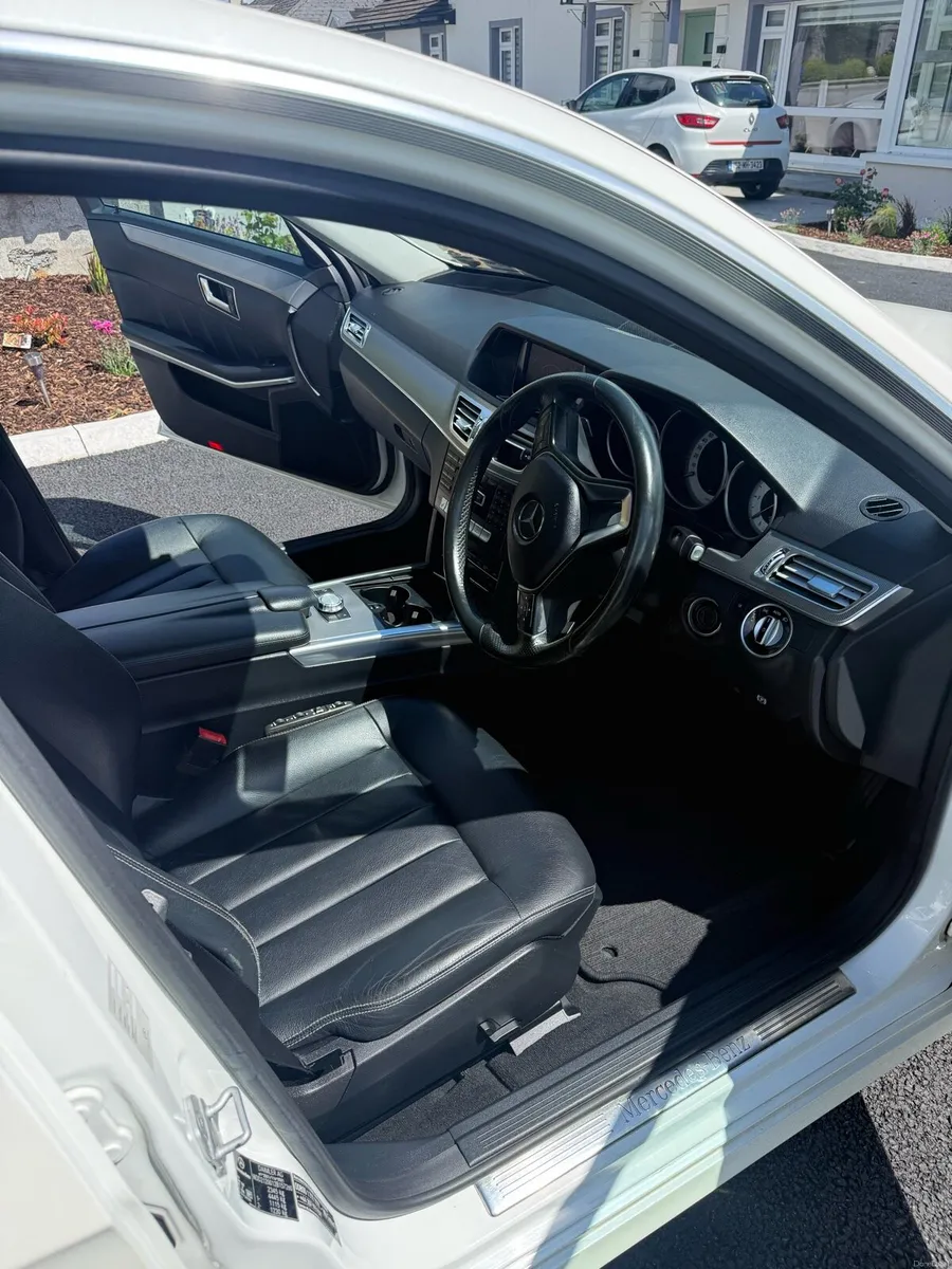 Car - Image 3