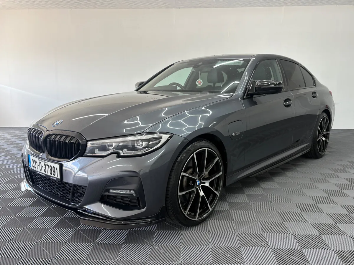 BMW 330e M Sport M Performance Kit 2022 - Image 4
