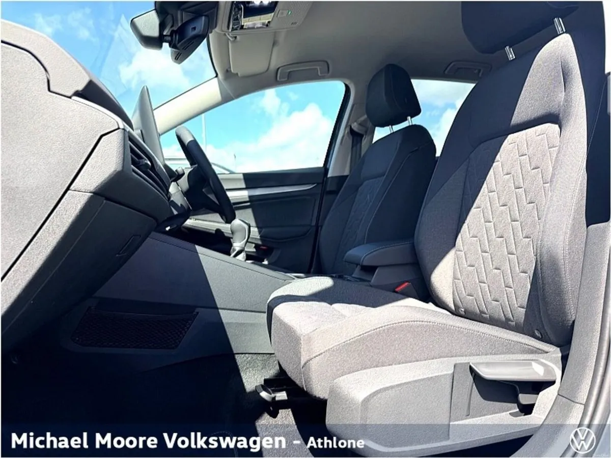 Volkswagen Golf EDITION 75 2.0 TDI 116HP - Image 4