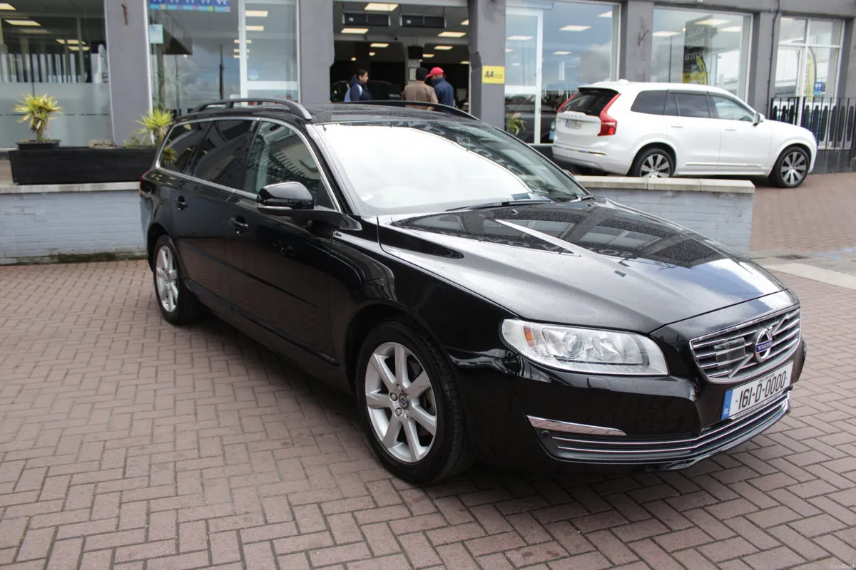 2.0T5 CLASSIC 5DR ESTATE AUTO // HARMAN KARDON SOU - Image 1