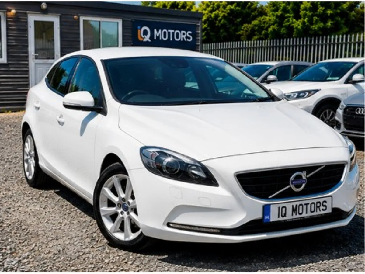 Volvo V40 1.6 Petrol T4 SE Automatic  (3687) - Image 1