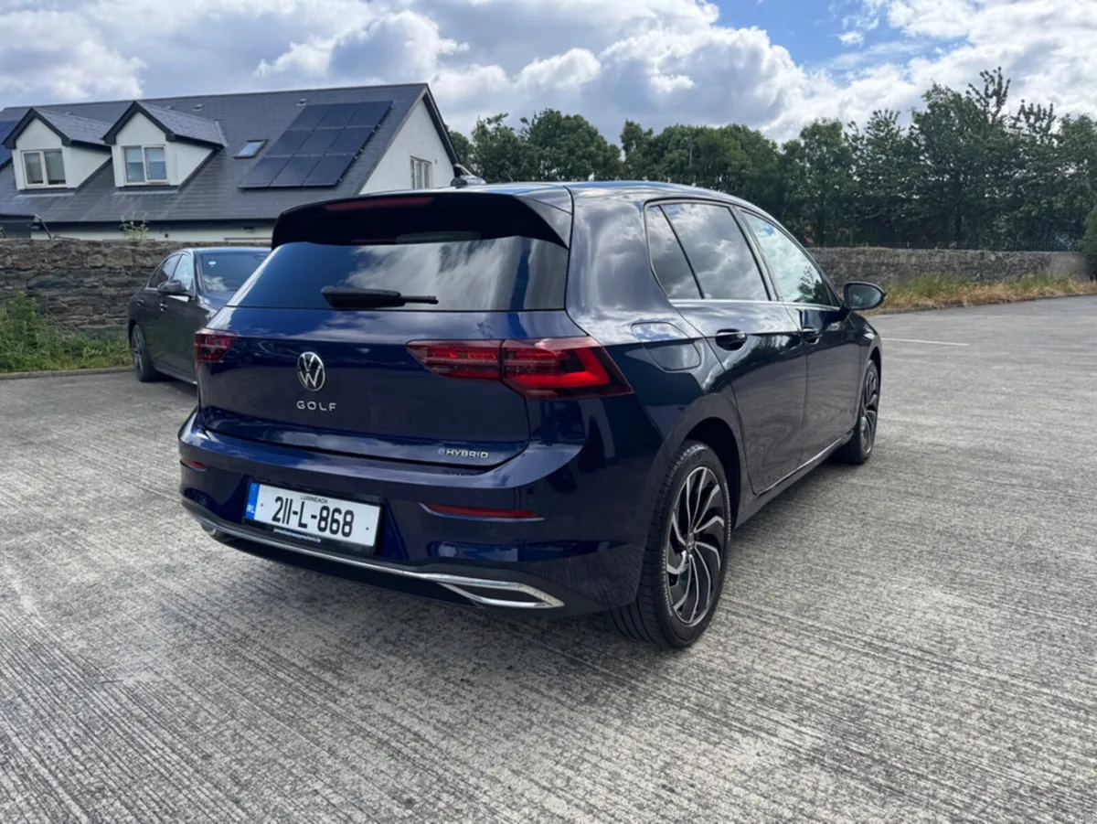 Volkswagen Golf STYLE 1.4 TSI PHEV 204BHP 5DR A - Image 3