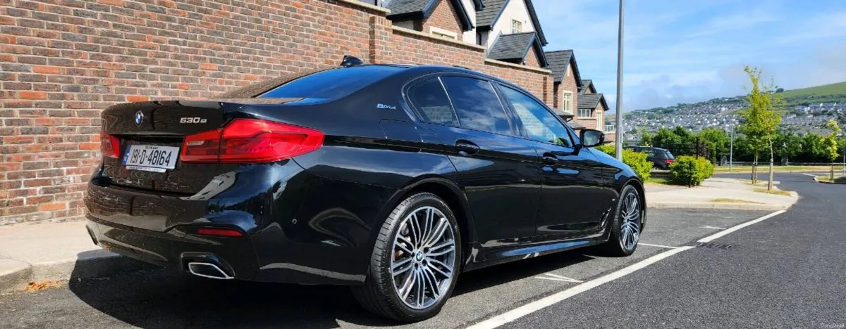 BMW 530e Msport Full BMW Service History + Sunroof - Image 2