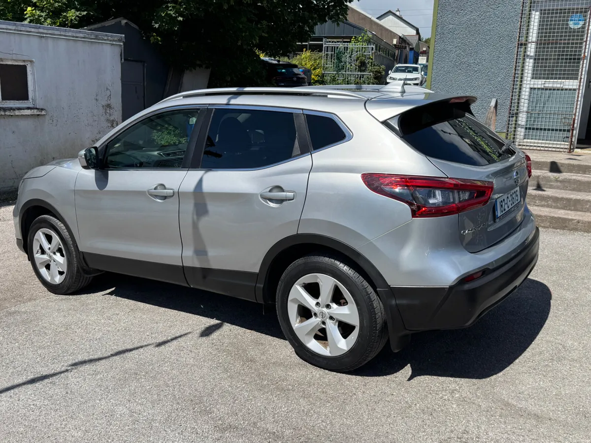 Nissan Qashqai Petrol high spec - Image 4
