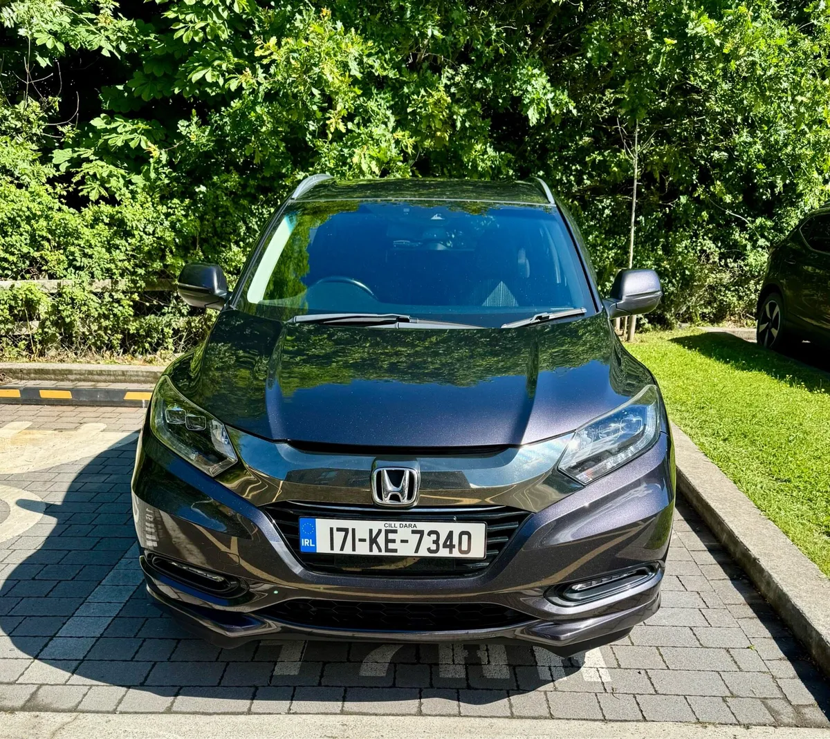 Honda Vezel 2017 Top Specs VERY LOW MILAGE - Image 1