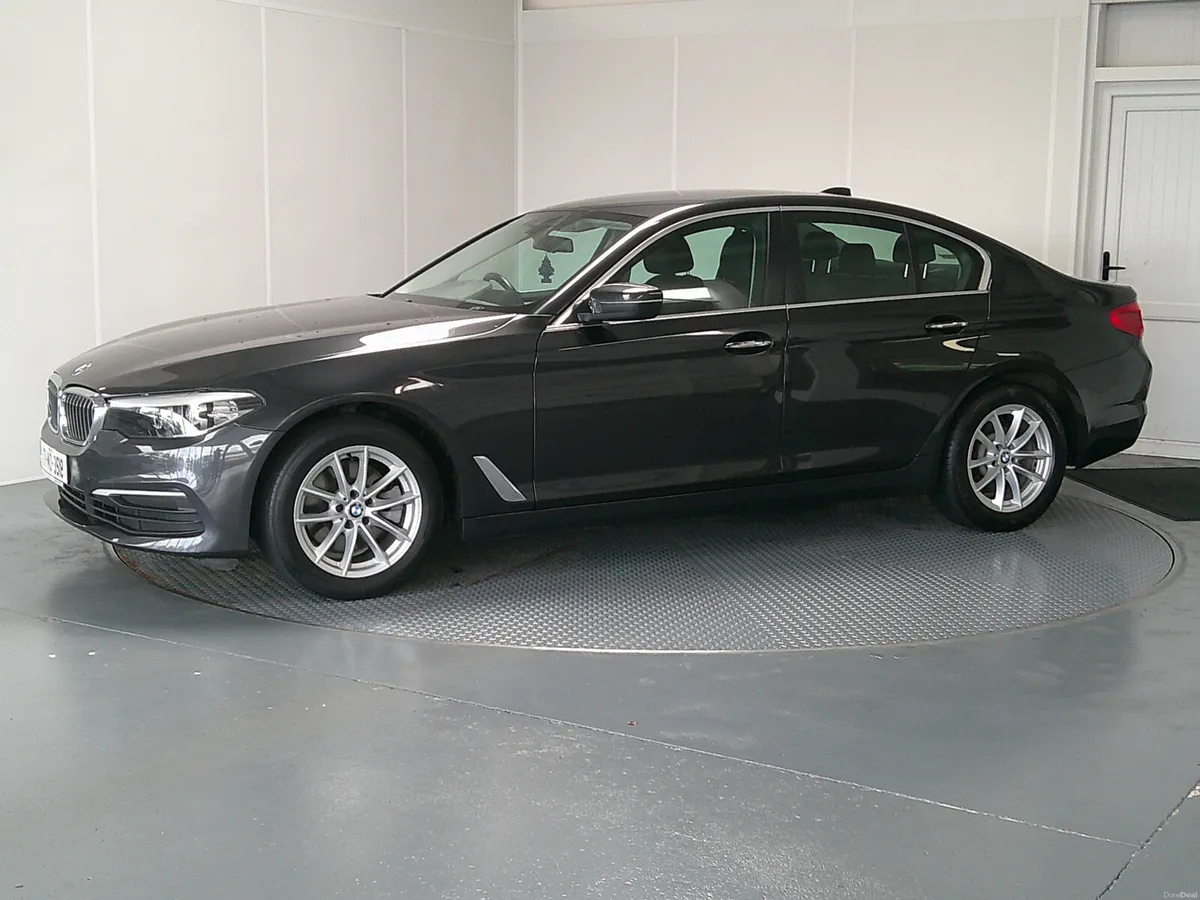 BMW 5-Series 2017 - Image 3