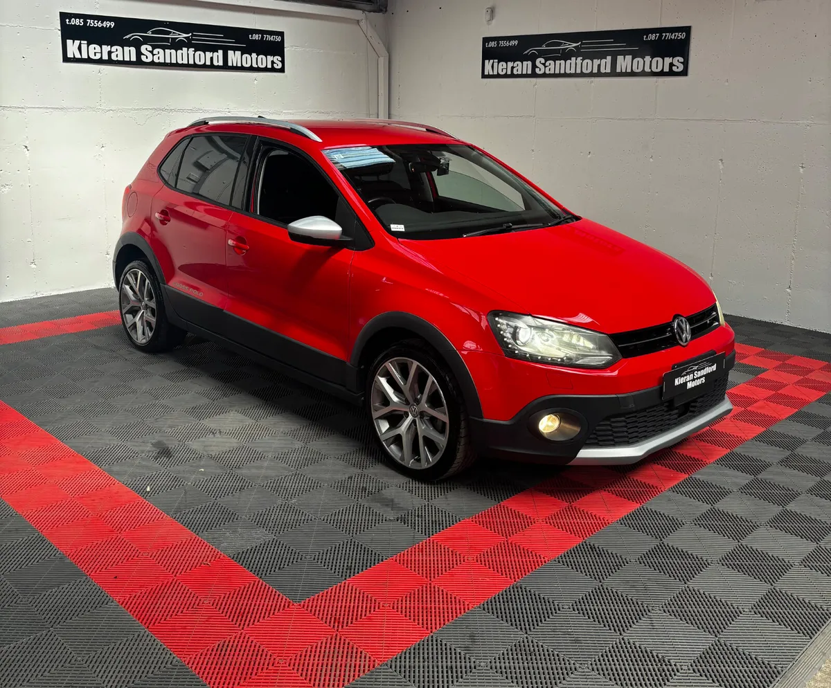 2015 Volkswagen Polo Cross - Image 4