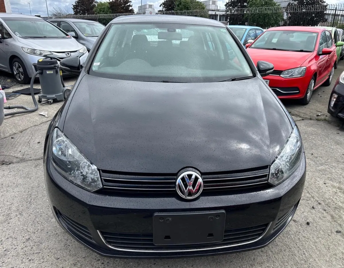 Volkswagen Golf 2013 Automatic/ only 55085km. - Image 3