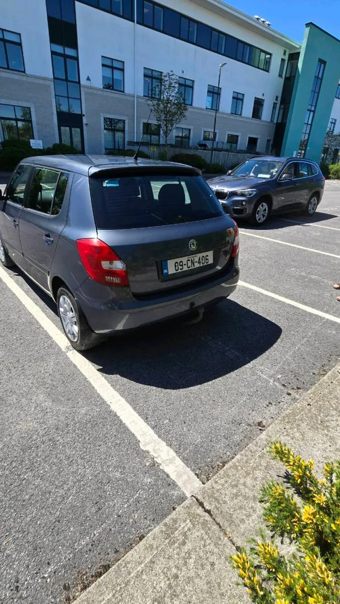 car - Image 3