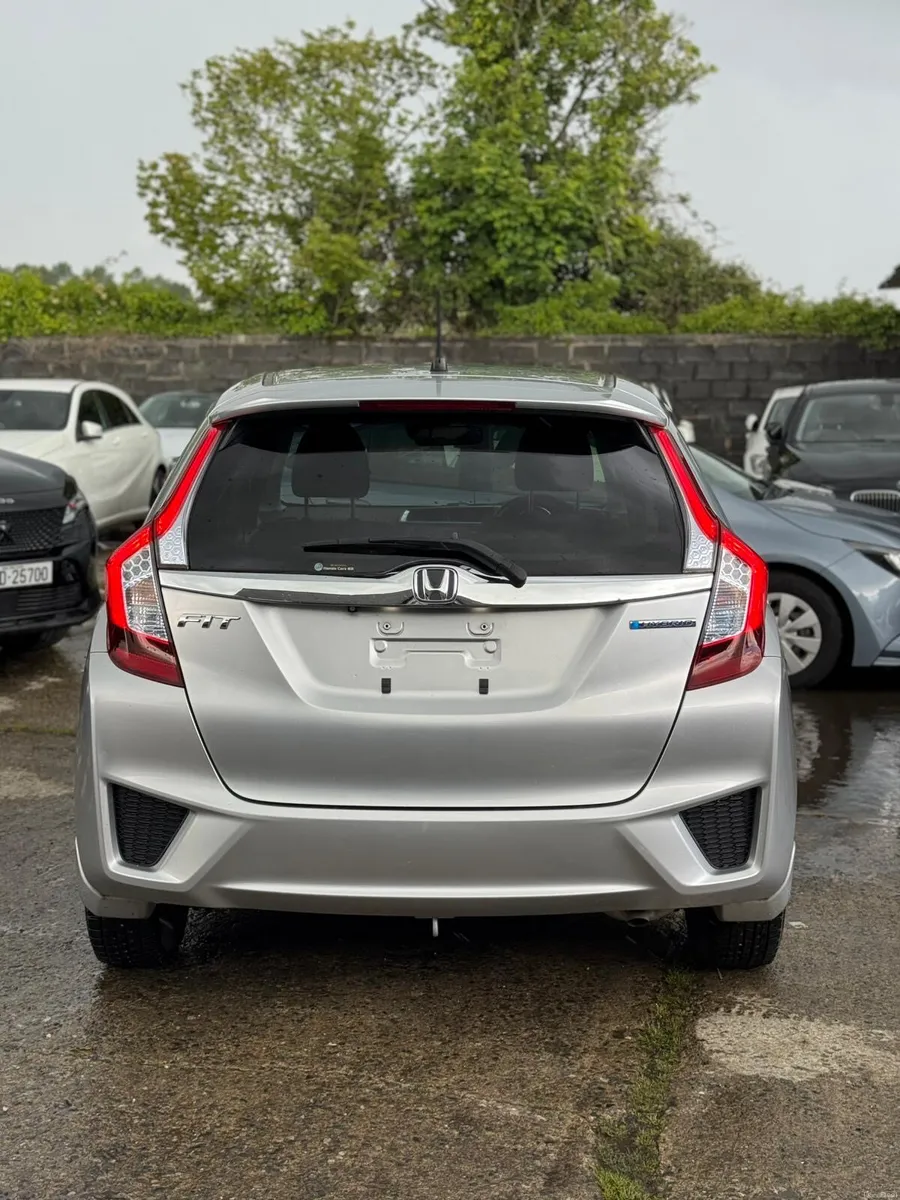 Honda Fit 1.5 Hybrid Auto 51000kms 2014 - Image 4