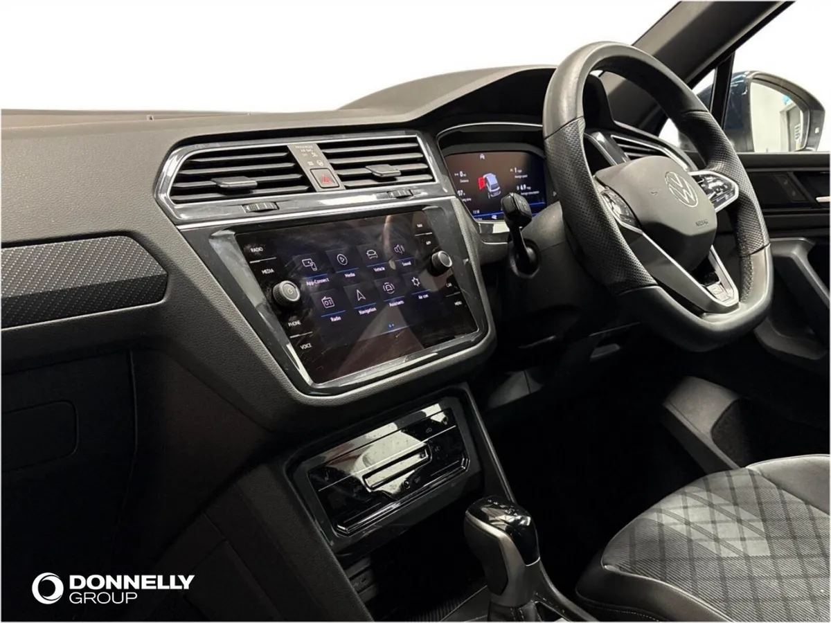 Volkswagen Tiguan Estate Special Edition R-Line Ed - Image 2
