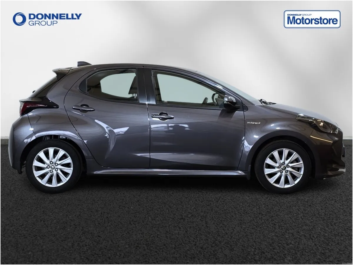 Toyota Yaris Hatchback Icon - Image 3