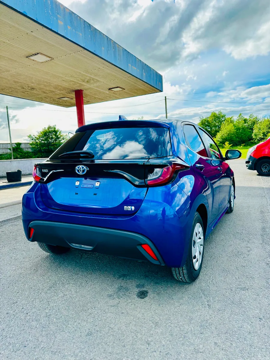Toyota Yaris 1.5 hybrid - Image 1