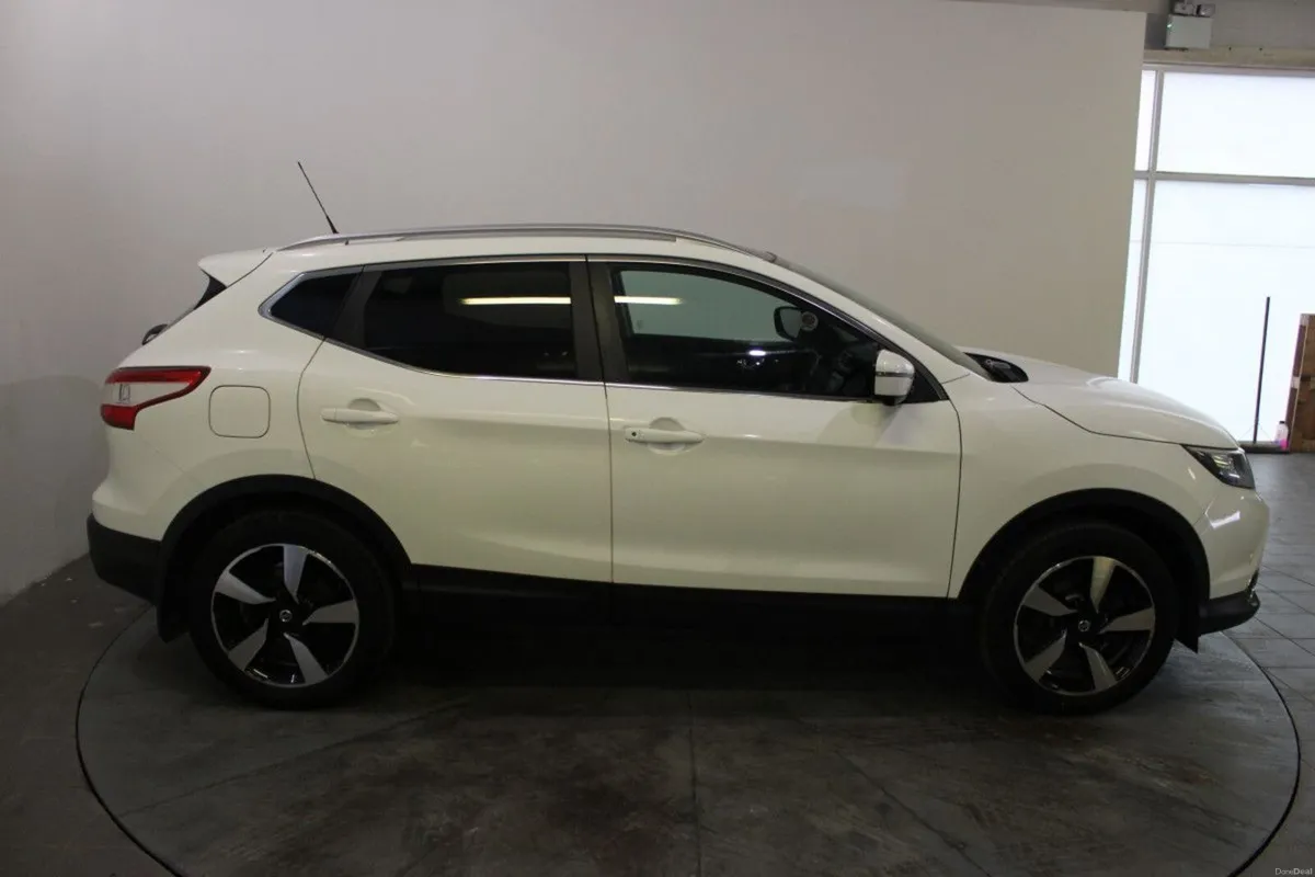 Nissan Qashqai 1.5 DSL SV PREMIUM - TENDER 20 - Image 3