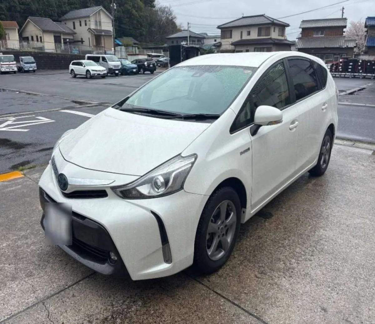 2020 Toyota Prius Alpha hybird automatic 7 SEATER - Image 2