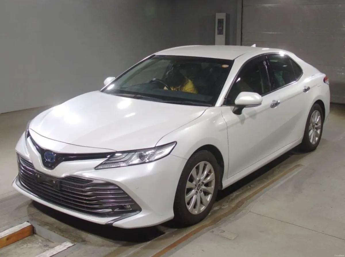 2021 Toyota Camry hybird automatic 1 owner - Image 2
