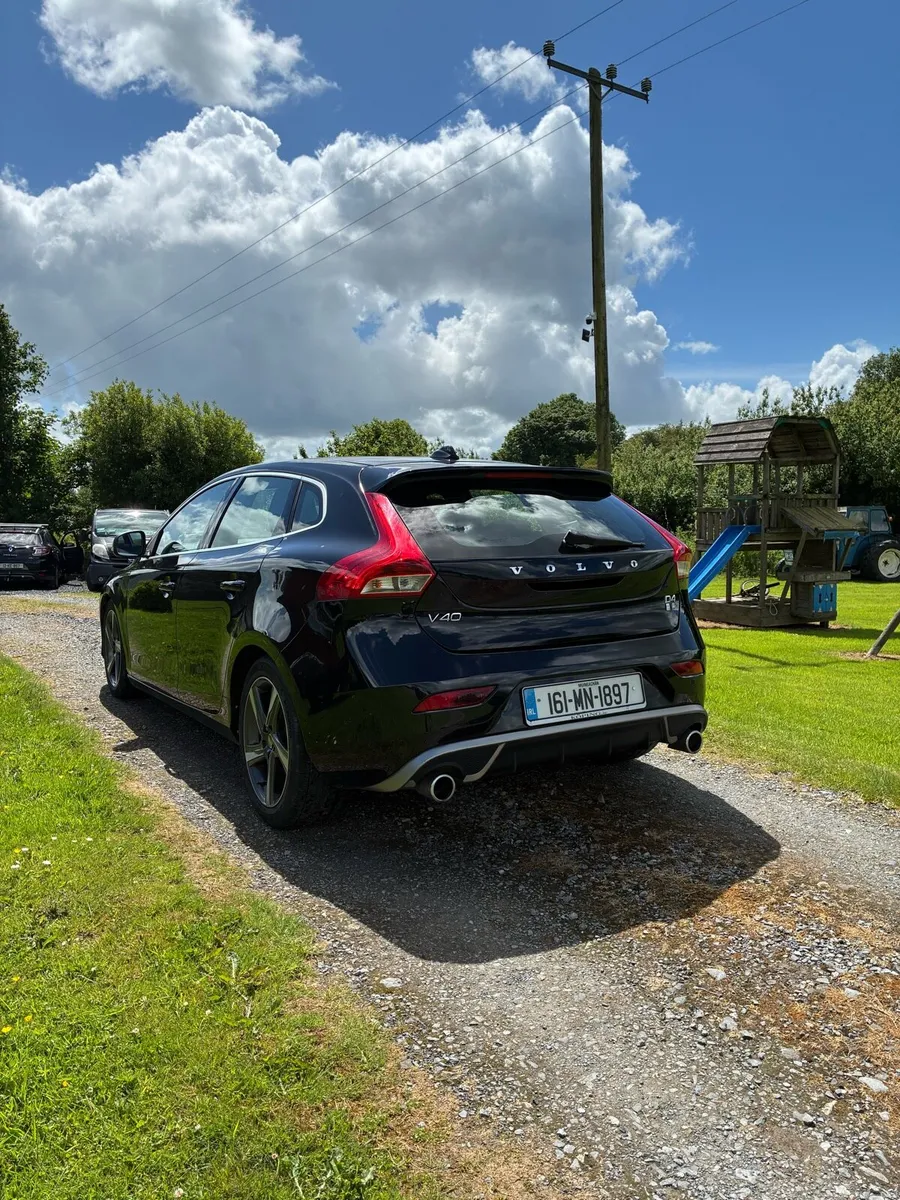 Volvo V40 D4 R-Design - 190bhp - 8 Speed Auto - Image 5