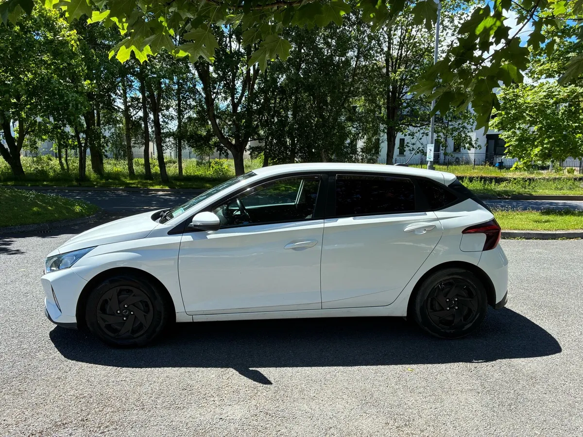 Hyundai i20 | 1.2L petrol | Excellent condition - Image 4