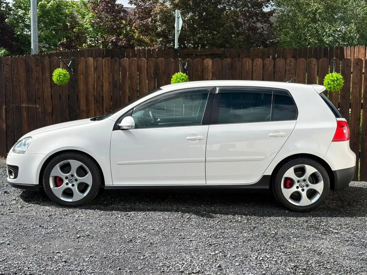 Volkswagen Golf GTI - MANUAL - 25K KMS!! - Image 4