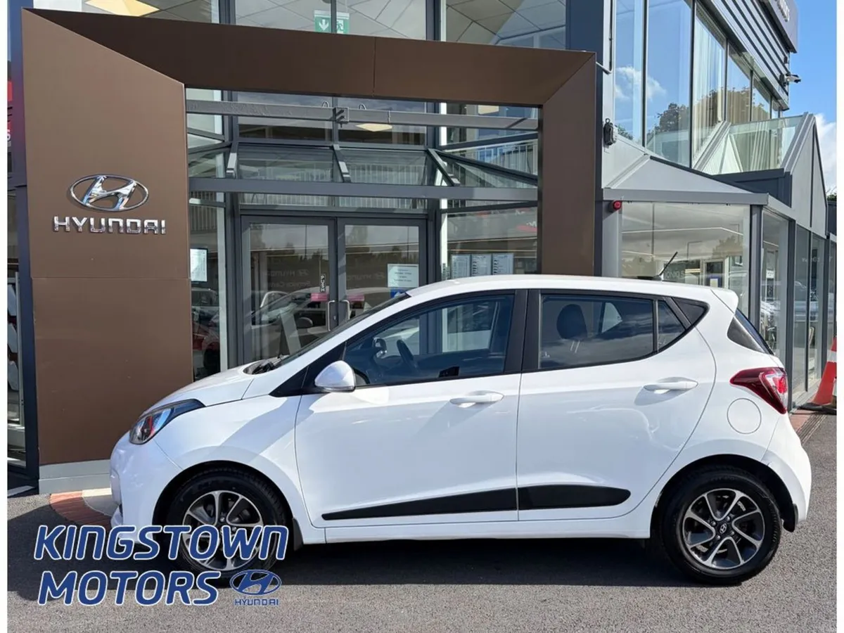 Hyundai i10 Deluxe 4DR - Image 3