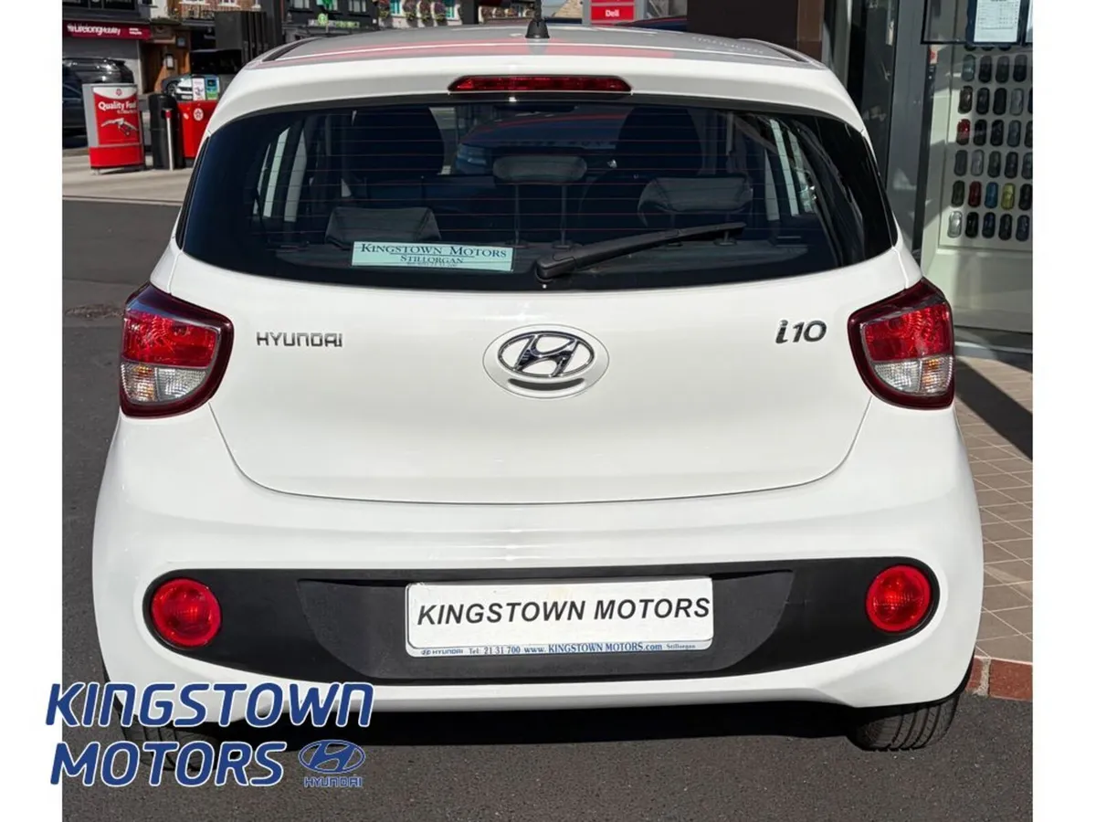Hyundai i10 Deluxe 4DR - Image 4