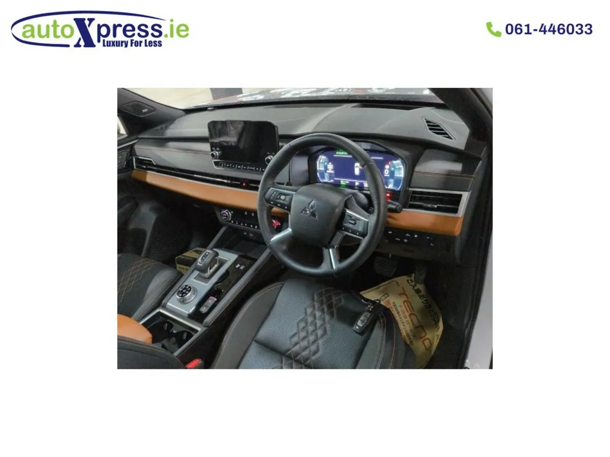 Mitsubishi Outlander PHEV 4WD, Low mileage, Revers - Image 2